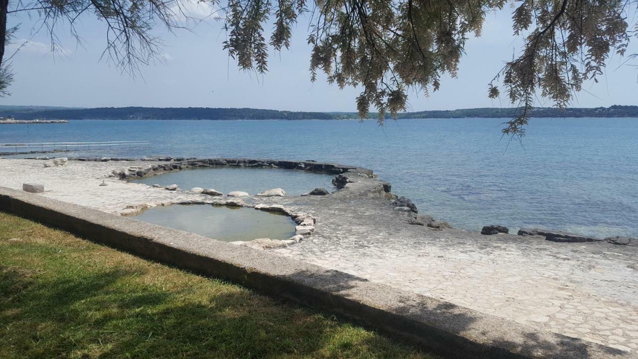 Apartman Luka Novigrad Istria Buitenkant foto